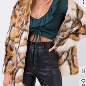 Selfie Leslie Camel and Beige Jacket NWT